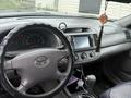 Toyota Camry 2003 года за 4 600 000 тг. в Усть-Каменогорск – фото 2