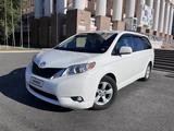 Toyota Sienna 2010 года за 7 700 000 тг. в Атырау – фото 2