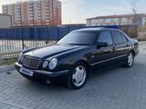 Mercedes-Benz E 320 1997 годаfor5 500 000 тг. в Актау