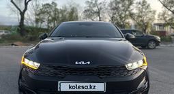 Kia K5 2022 года за 13 100 000 тг. в Алматы