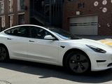 Tesla Model 3 2023 года за 13 650 000 тг. в Алматы – фото 3