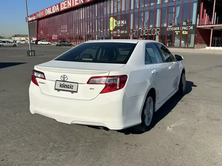 Toyota Camry 2012 года за 6 000 000 тг. в Актобе – фото 4