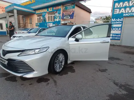 Toyota Camry 2019 года за 14 700 000 тг. в Шымкент – фото 19