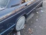 Mercedes-Benz 190 1993 годаүшін975 000 тг. в Караганда – фото 5