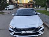 Hyundai Elantra 2023 годаfor8 750 000 тг. в Астана – фото 2