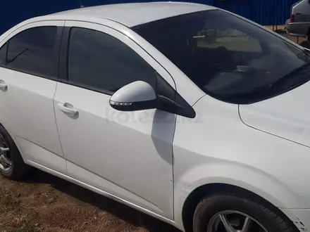 Chevrolet Aveo 2014 года за 3 600 000 тг. в Уральск – фото 3