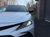 Toyota Camry 2021 года за 17 800 000 тг. в Алматы