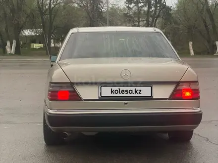 Mercedes-Benz E 200 1991 года за 1 650 000 тг. в Ават (Енбекшиказахский р-н) – фото 8