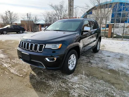 Jeep Grand Cherokee 2018 года за 13 000 000 тг. в Атырау