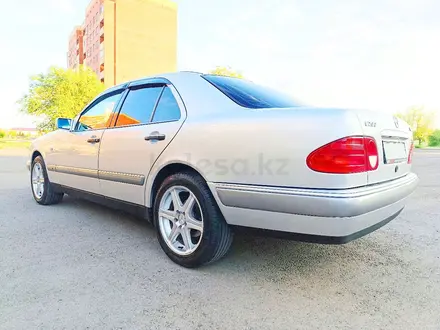 Mercedes-Benz E 200 1998 года за 4 800 000 тг. в Караганда – фото 52