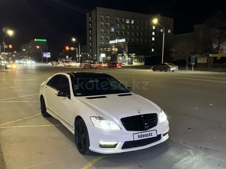 Mercedes-Benz S 550 2008 года за 9 800 000 тг. в Актау