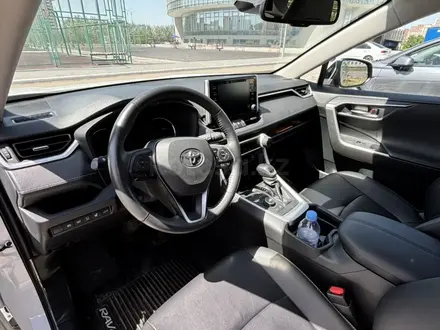 Toyota RAV4 2021 года за 19 500 000 тг. в Караганда – фото 10
