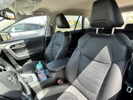 Toyota RAV4 2021 года за 19 500 000 тг. в Караганда – фото 16