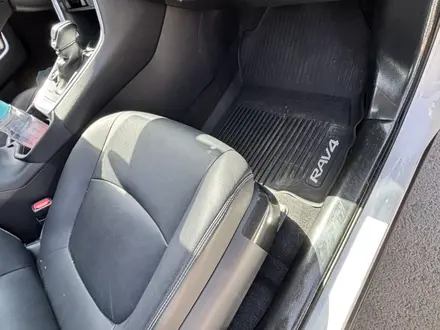 Toyota RAV4 2021 года за 19 500 000 тг. в Караганда – фото 18