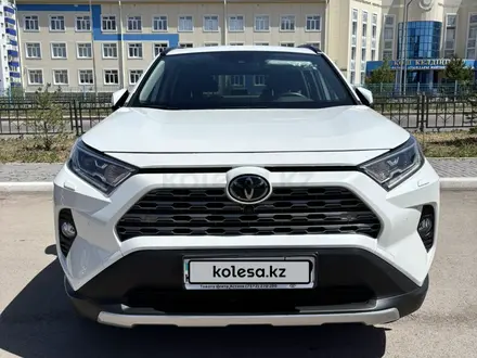 Toyota RAV4 2021 года за 19 500 000 тг. в Караганда – фото 2