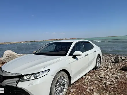 Toyota Camry 2018 года за 13 500 000 тг. в Астана