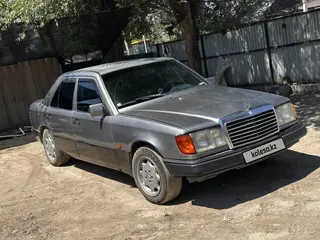 Mercedes-Benz E 230