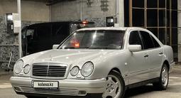 Mercedes-Benz E 320 1996 года за 2 900 000 тг. в Алматы