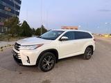 Toyota Highlander 2018 года за 19 000 000 тг. в Туркестан – фото 2