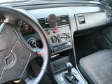 Mercedes-Benz C 220 1993 годаүшін1 450 000 тг. в Павлодар – фото 2