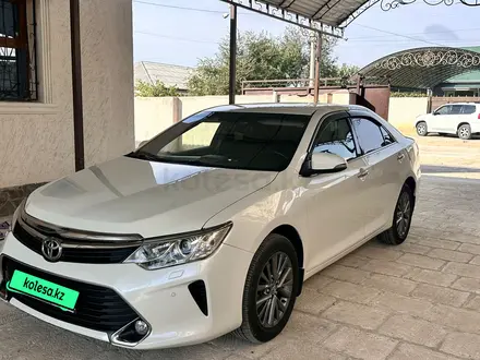 Toyota Camry 2016 года за 11 000 000 тг. в Жанаозен – фото 2