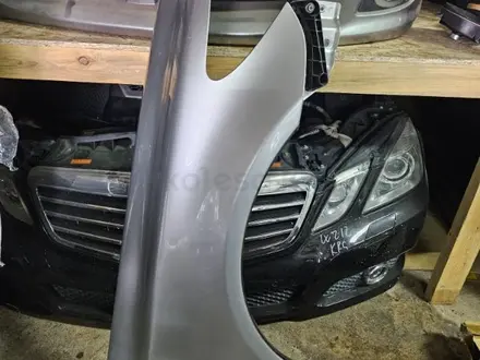 Крыло Lexus Ls460 переднее правое за 50 000 тг. в Караганда