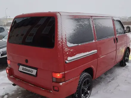 Volkswagen Caravelle 1997 года за 3 800 000 тг. в Астана – фото 6