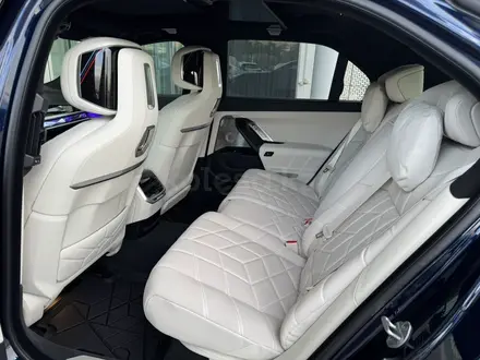 BMW i7 2025 года за 108 000 000 тг. в Алматы – фото 20