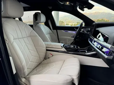 BMW i7 2025 года за 108 000 000 тг. в Алматы – фото 21