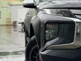 Mitsubishi L200 2023 годаfor14 500 000 тг. в Актау – фото 2