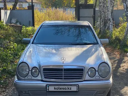 Mercedes-Benz E 320 1998 года за 2 300 000 тг. в Щучинск – фото 3