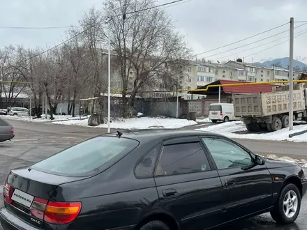 Toyota Carina E 1996 года за 1 400 000 тг. в Алматы – фото 2