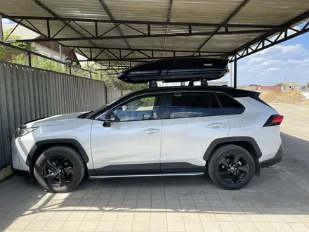 Toyota RAV4 2020 года за 16 000 000 тг. в Жезказган