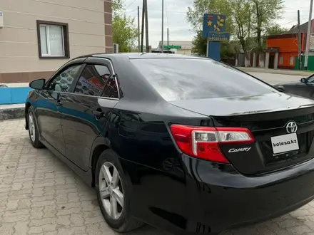 Toyota Camry 2012 года за 5 200 000 тг. в Актобе – фото 3
