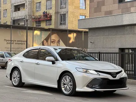 Toyota Camry 2018 года за 14 300 000 тг. в Шымкент – фото 4