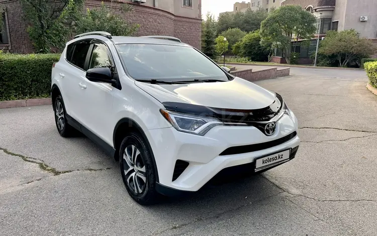 Toyota RAV4 2018 года за 13 950 000 тг. в Алматы