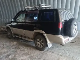 Nissan Mistral, 1995
