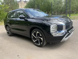 Mitsubishi Outlander, 2023
