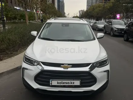 Chevrolet Tracker 2023 года за 6 650 000 тг. в Астана – фото 2