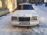 Mercedes-Benz E 220 1994 года за 1 600 000 тг. в Тараз – фото 3