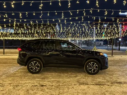 Toyota RAV4 2022 года за 17 700 000 тг. в Актобе – фото 5