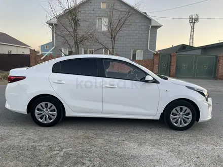 Kia Rio 2021 года за 7 800 000 тг. в Атырау – фото 3