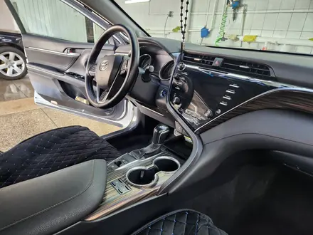 Toyota Camry 2019 года за 14 000 000 тг. в Тараз – фото 11
