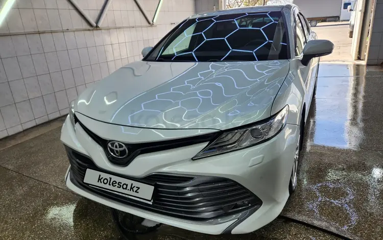 Toyota Camry 2019 года за 14 000 000 тг. в Тараз