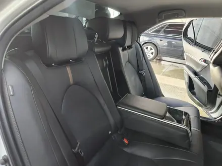 Toyota Camry 2019 года за 14 000 000 тг. в Тараз – фото 4