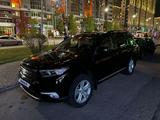 Toyota Highlander 2012 года за 13 700 000 тг. в Астана