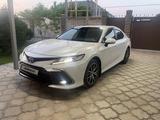 Toyota Camry 2021 года за 17 500 000 тг. в Алматы – фото 4