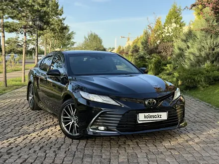 Toyota Camry 2021 года за 18 500 000 тг. в Алматы