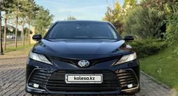 Toyota Camry 2021 года за 17 800 000 тг. в Алматы – фото 5