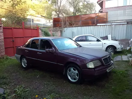 Mercedes-Benz C 200 1995 года за 680 000 тг. в Алматы